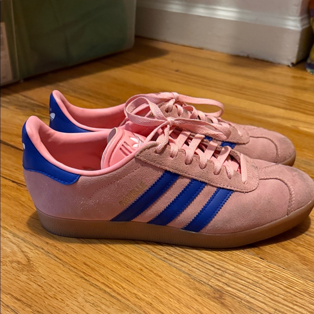 Adidas Women's Sneakers in Pink and Blue